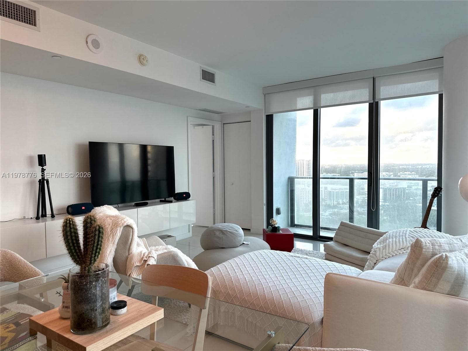 650 NE 32nd St # 2108, Miami FL 33137 photo 3