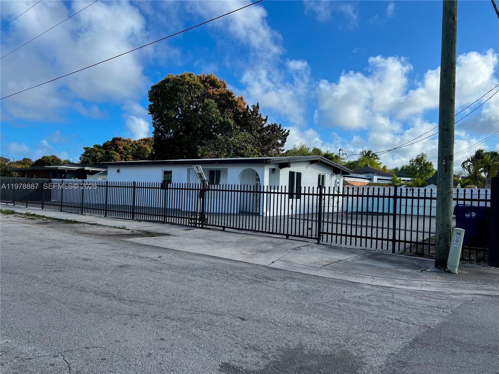 10090 W Fern St, Miami FL 33157 photo 2