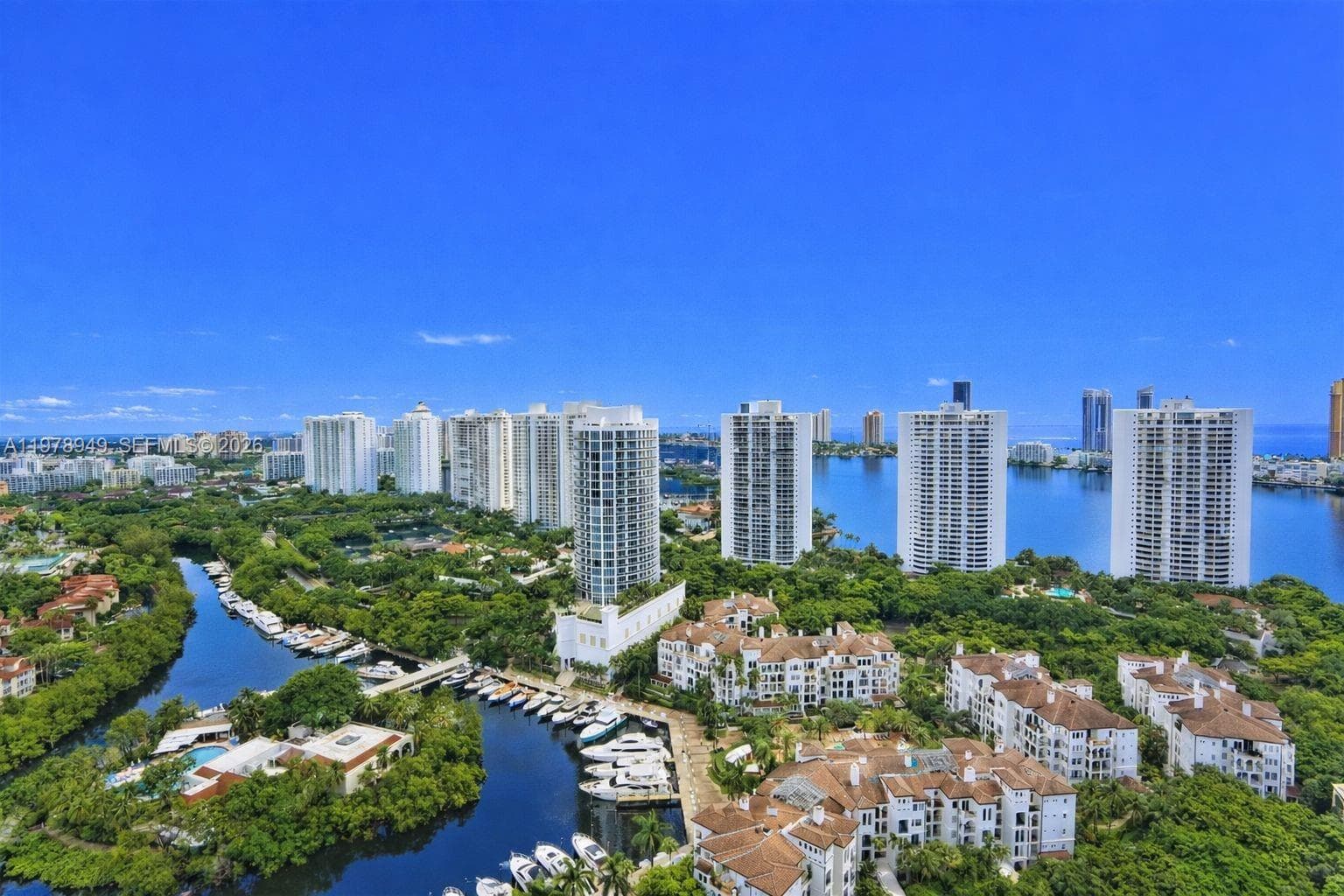 1000 W Island Blvd # 1812, Aventura FL 33160 photo 2