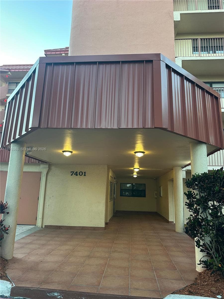 7401 NW 16th St # 407, Plantation FL 33313 photo 3