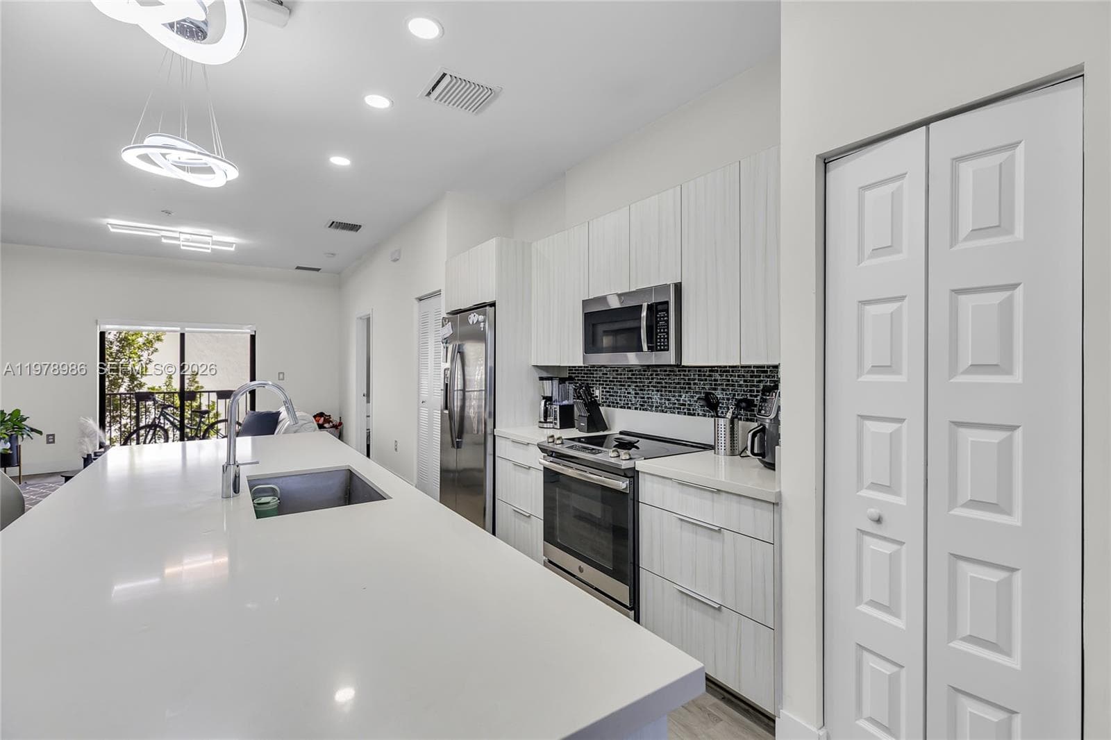 7925 NW 104th Ave # 28, Doral FL 33178 photo 5