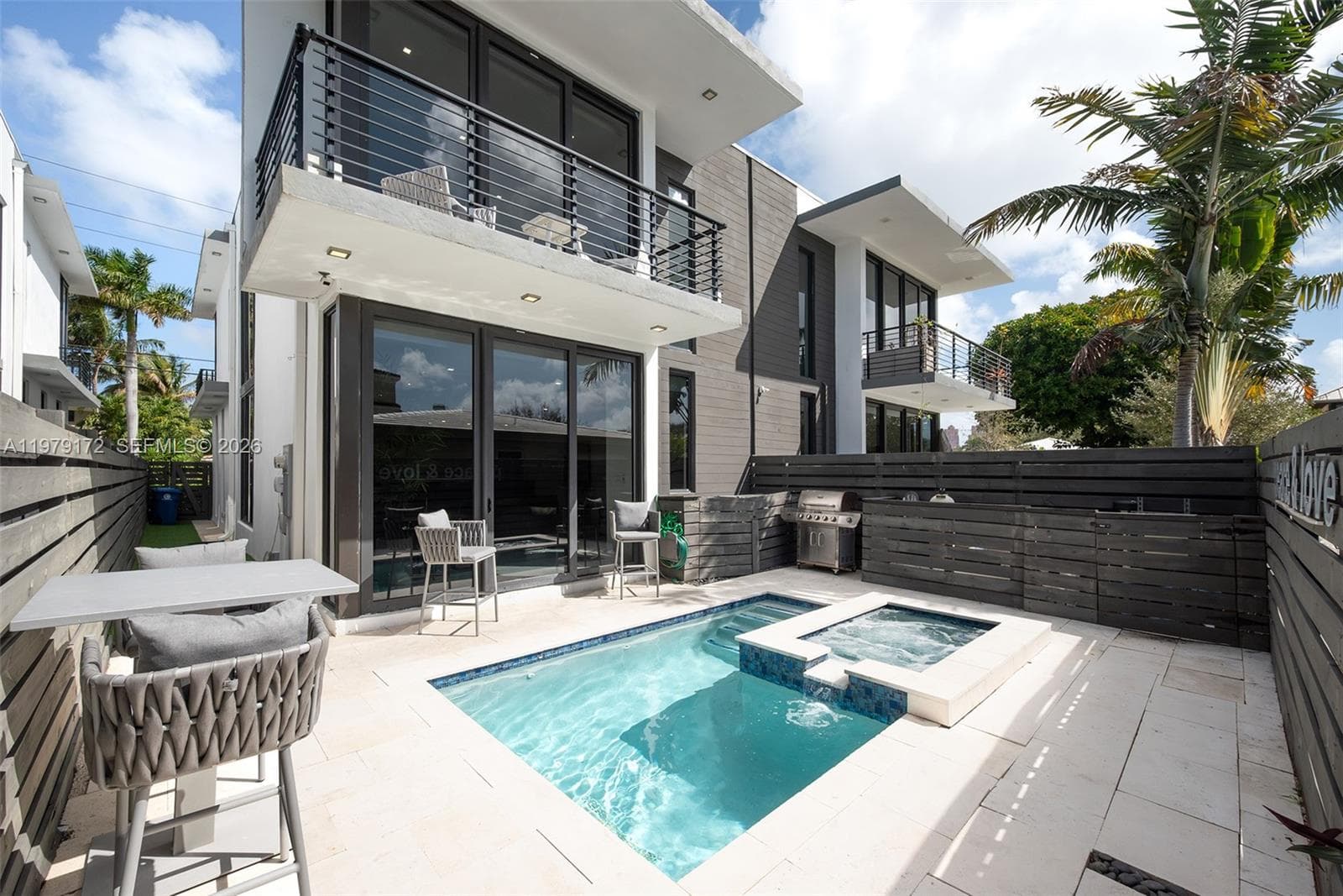 2516 NE 21st St # B, Fort Lauderdale FL 33305 photo 3