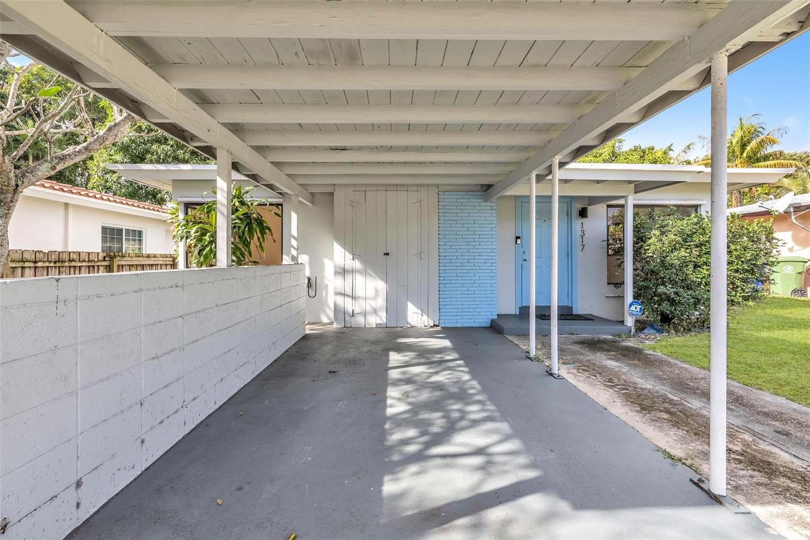 1317 NW 7th Terrace, Fort Lauderdale FL 33311 photo 2