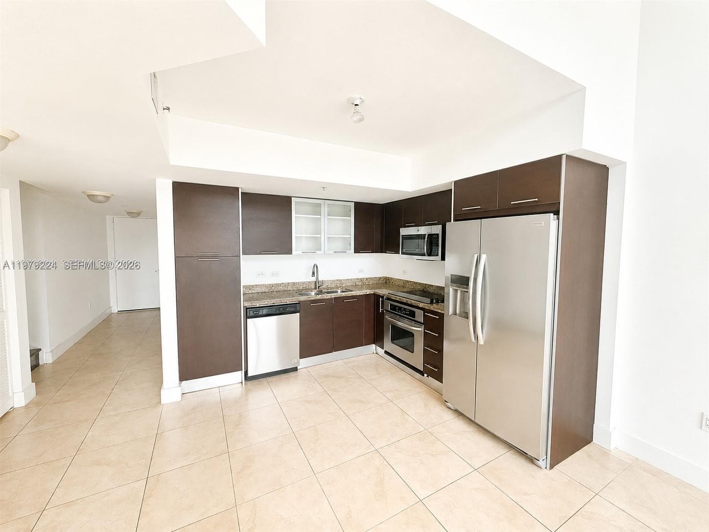 41 SE 5th St # 907, Miami FL 33131 photo 4