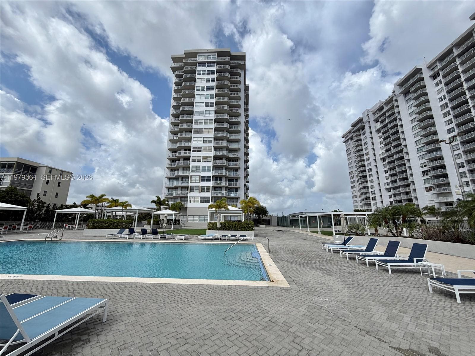18031 Biscayne Blvd # 904, Aventura FL 33160