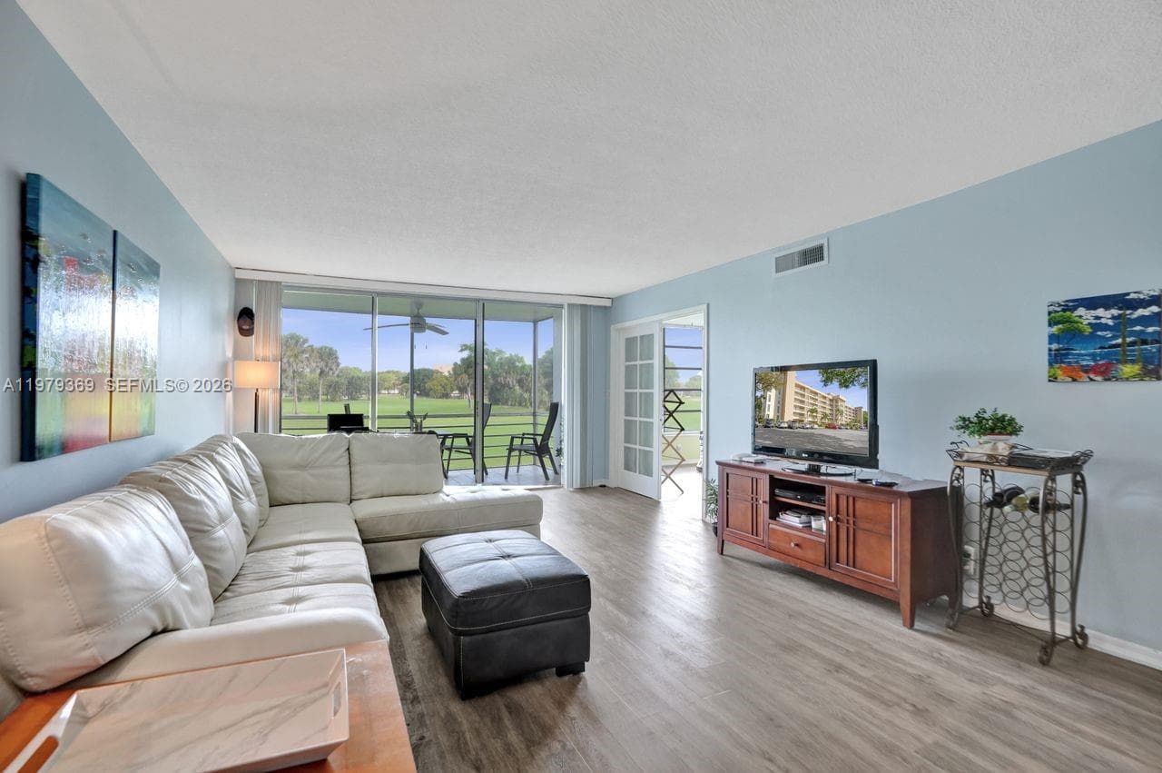 2651 S Course Dr # 203, Pompano Beach FL 33069 photo 3