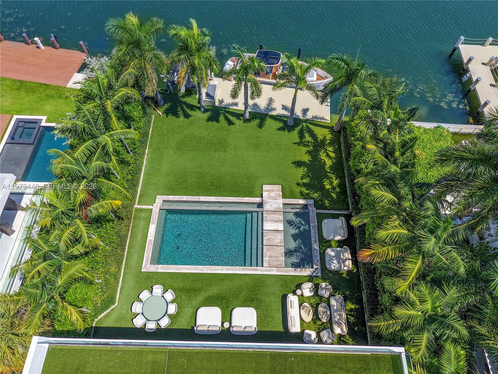 5501 Pine Tree Dr, Miami Beach FL 33140 photo 4