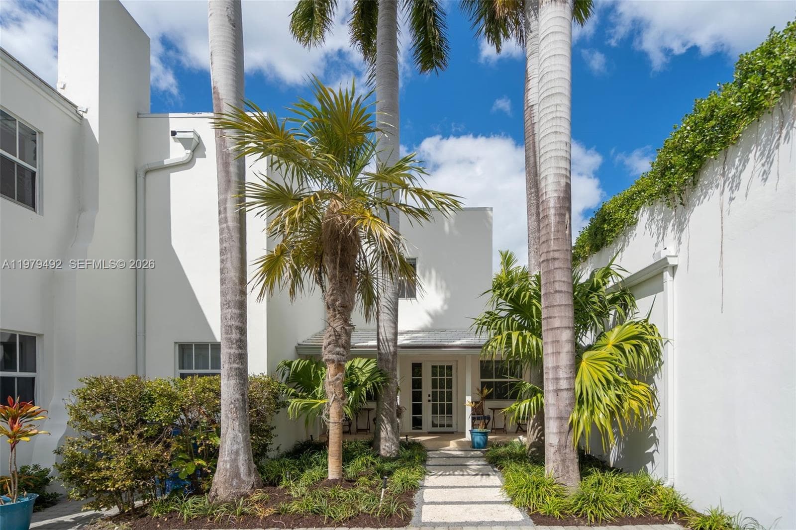 707 W 54th St, Miami Beach FL 33140 photo 2
