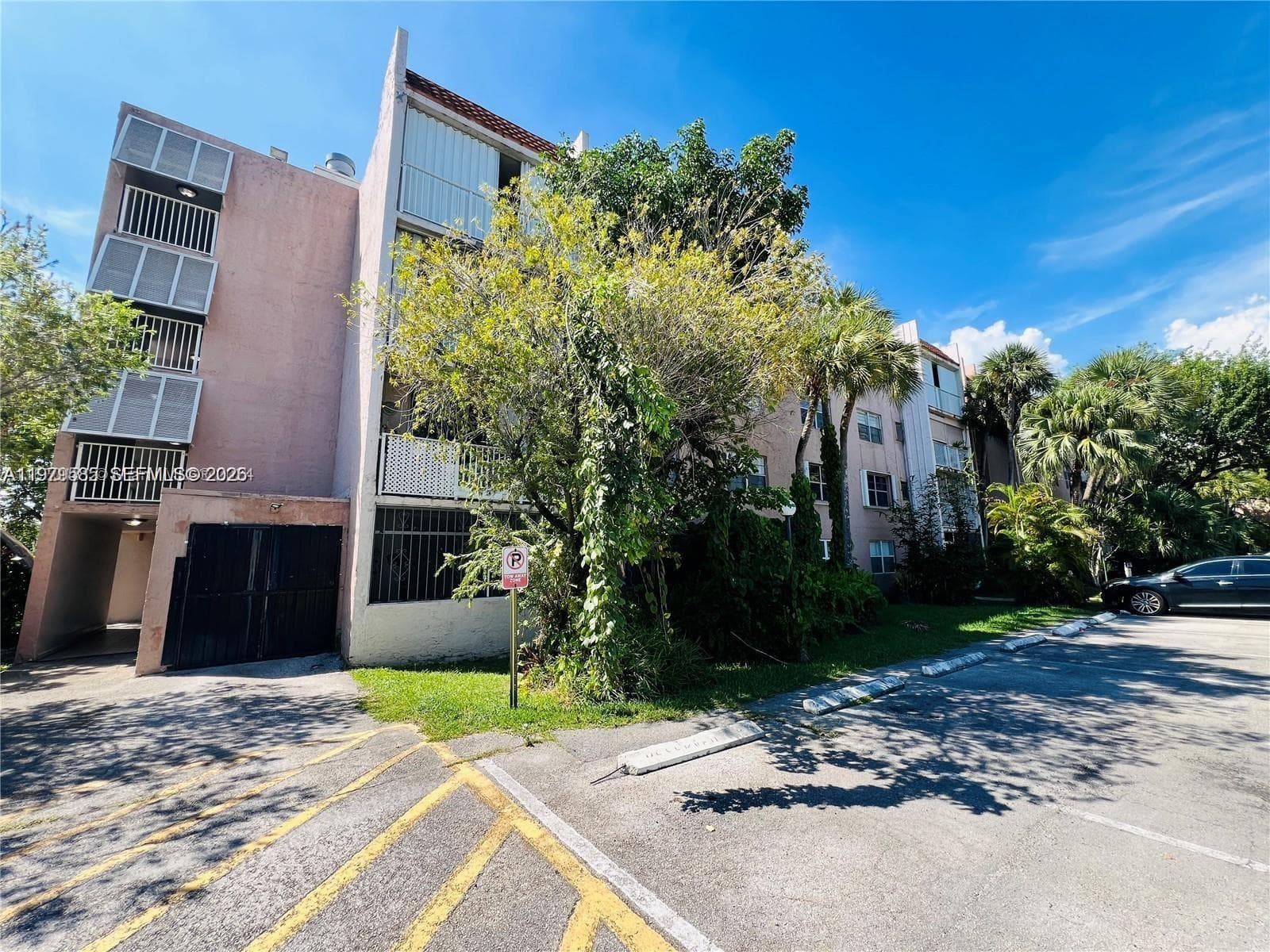 8405 NW 8th St # 304, Miami FL 33126 photo 3