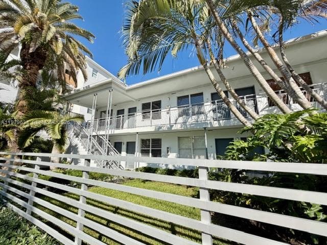 2445 Lake Pancoast Dr # 7, Miami Beach FL 33140 photo 2