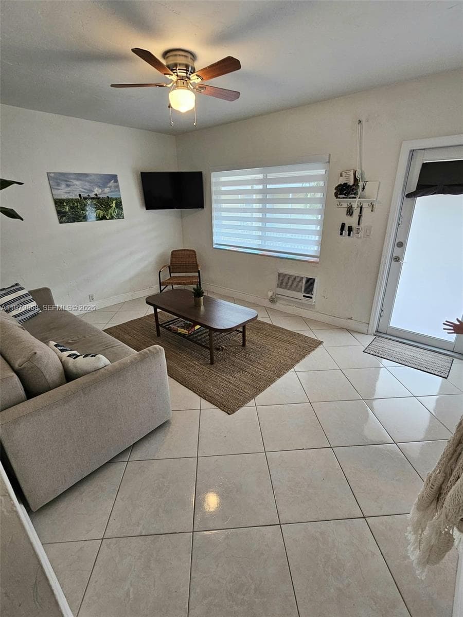 7400 Harding Ave # 22, Miami Beach FL 33141
