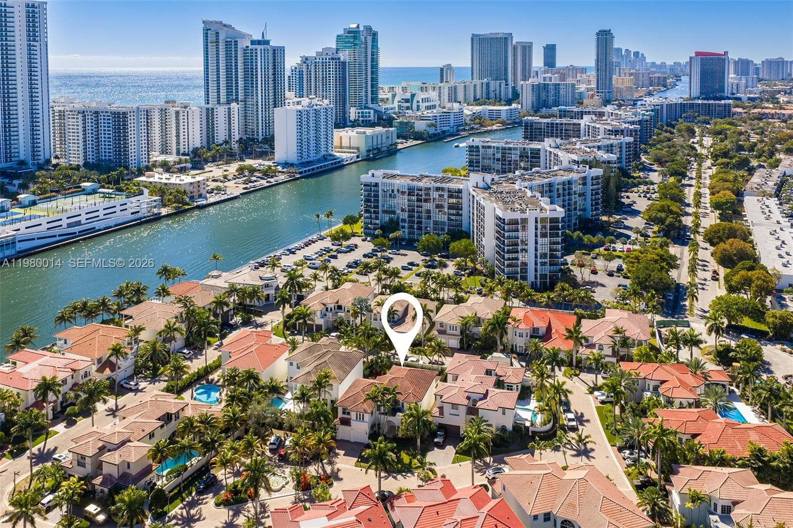 822 Meridian Ln, Hollywood FL 33019 photo 2