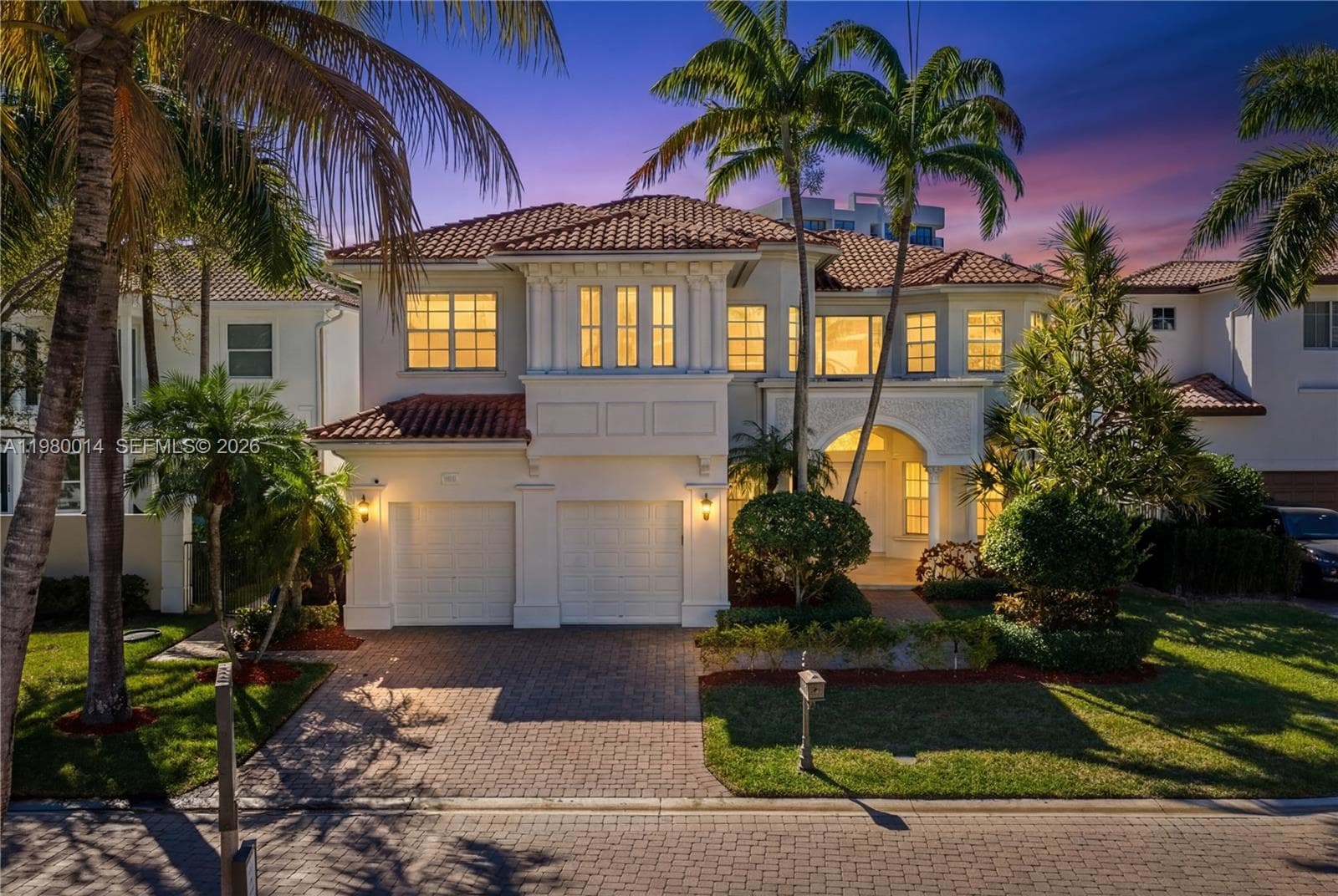 822 Meridian Ln, Hollywood FL 33019 photo 4