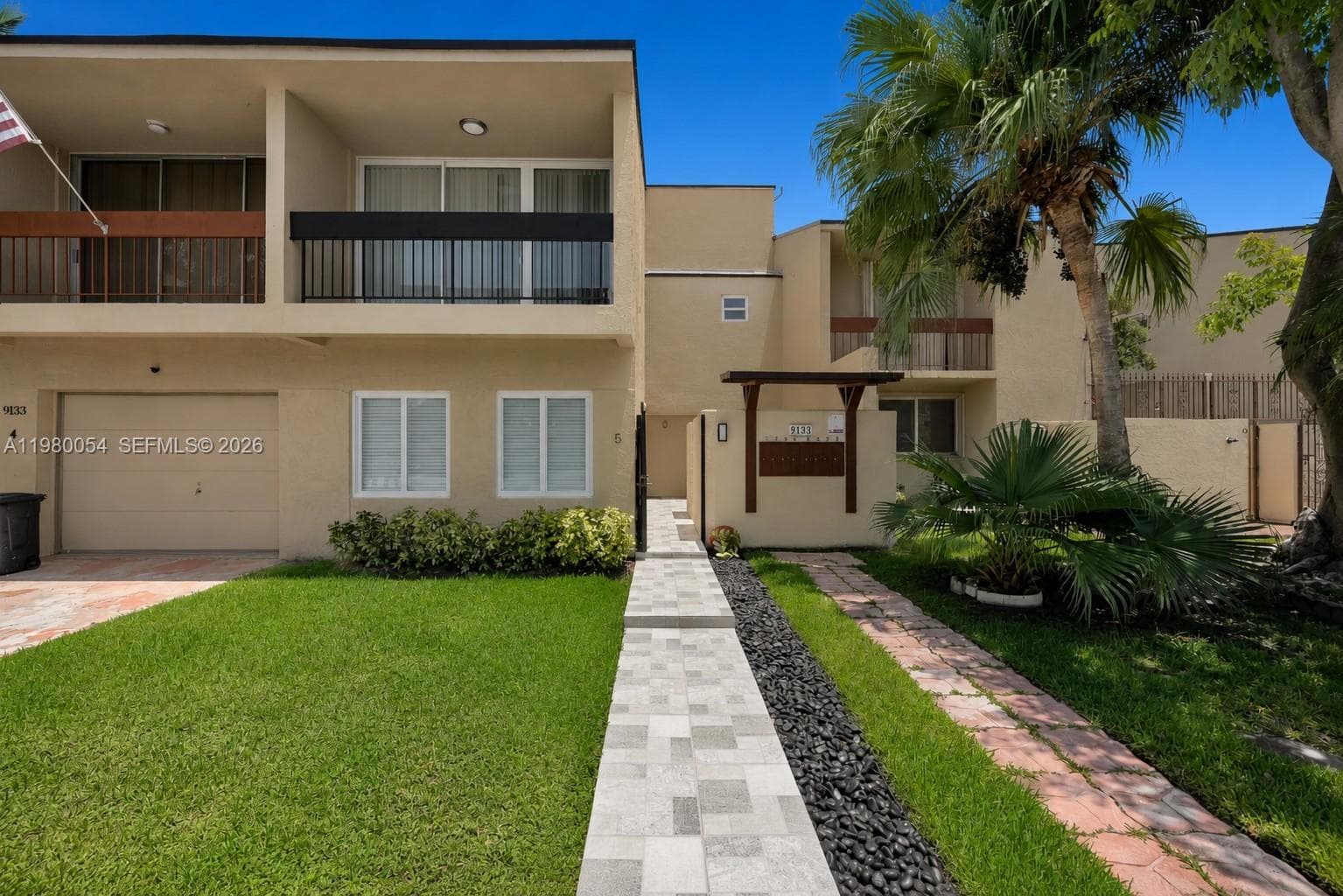 9133 Fontainebleau Blvd # 5, Miami FL 33172 photo 2