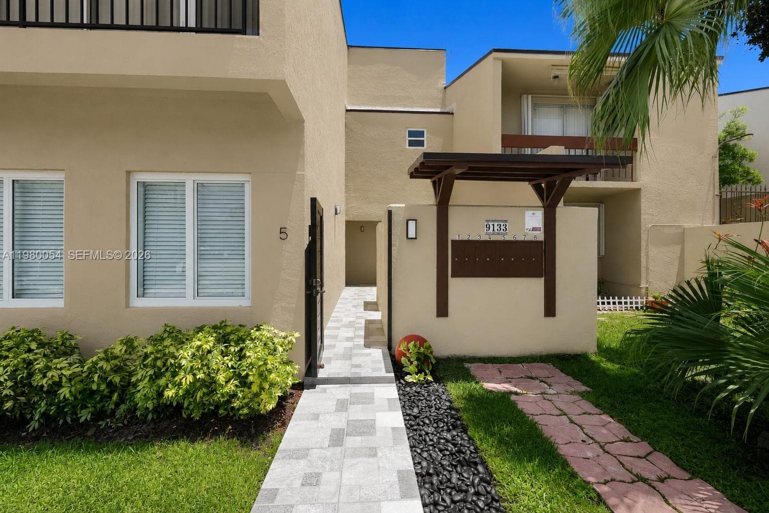 9133 Fontainebleau Blvd # 5, Miami FL 33172 photo 3