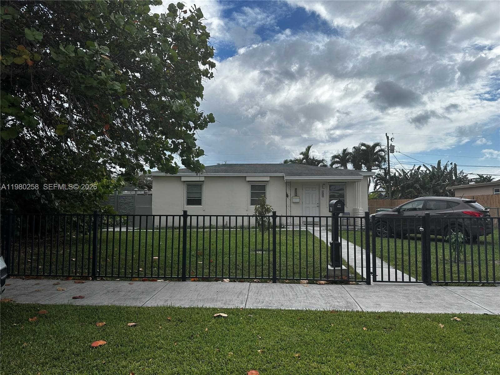 7540 SW 37th St, Miami FL 33155