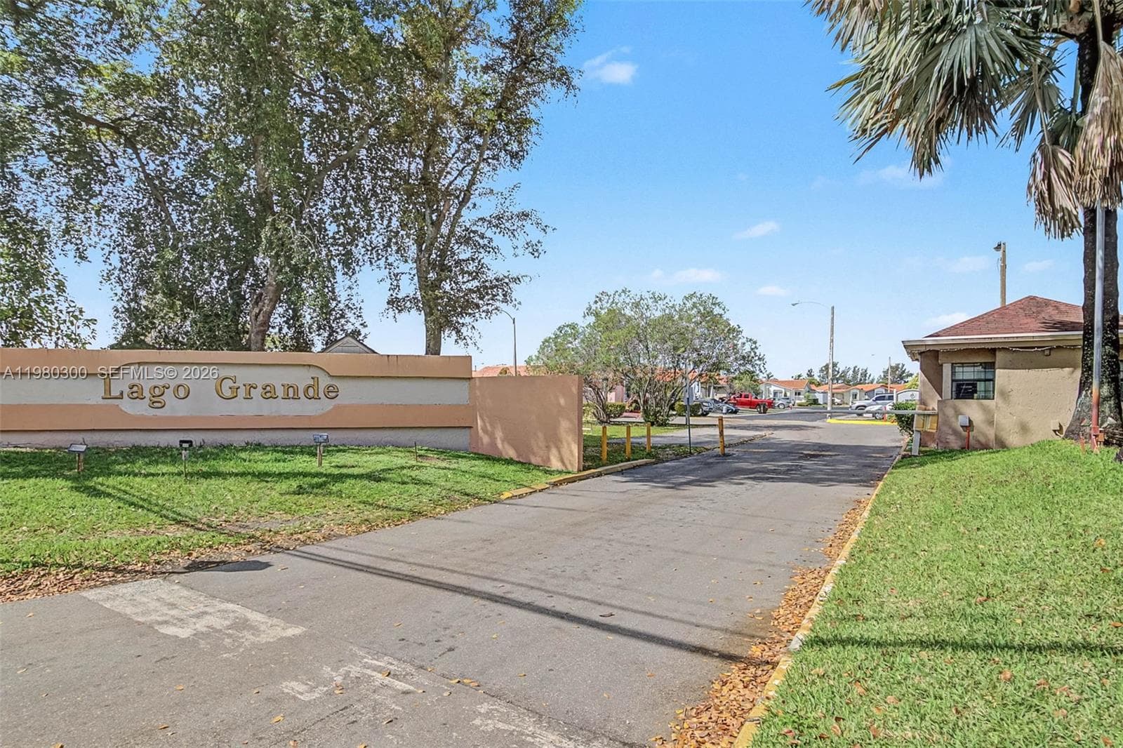 6525 W 26th Dr # 37, Hialeah FL 33016 photo 2
