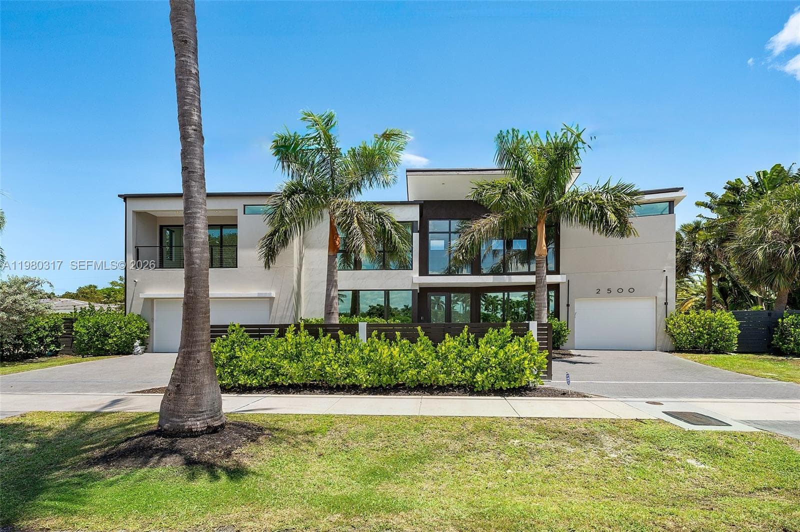 2500 Middle River Dr, Fort Lauderdale FL 33305 photo 2