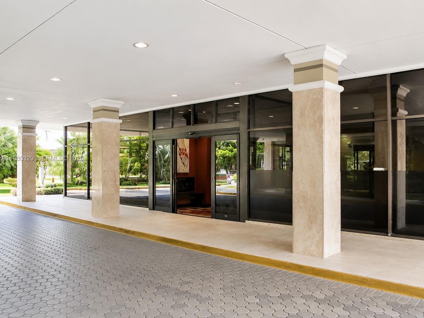 400 Kings Point Dr # 812, Sunny Isles Beach FL 33160 photo 3