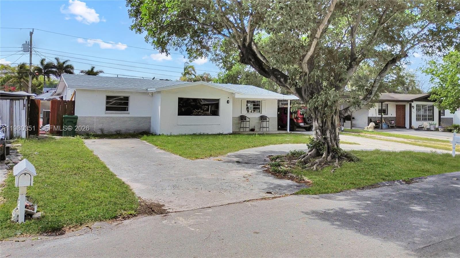 5220 SW 57th St, Davie FL 33314