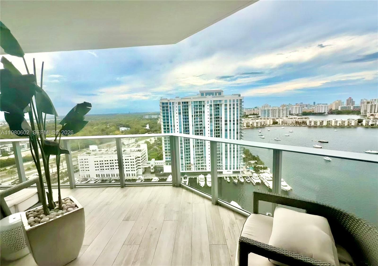 17111 Biscayne Blvd # 2305, North Miami Beach FL 33160 photo 3