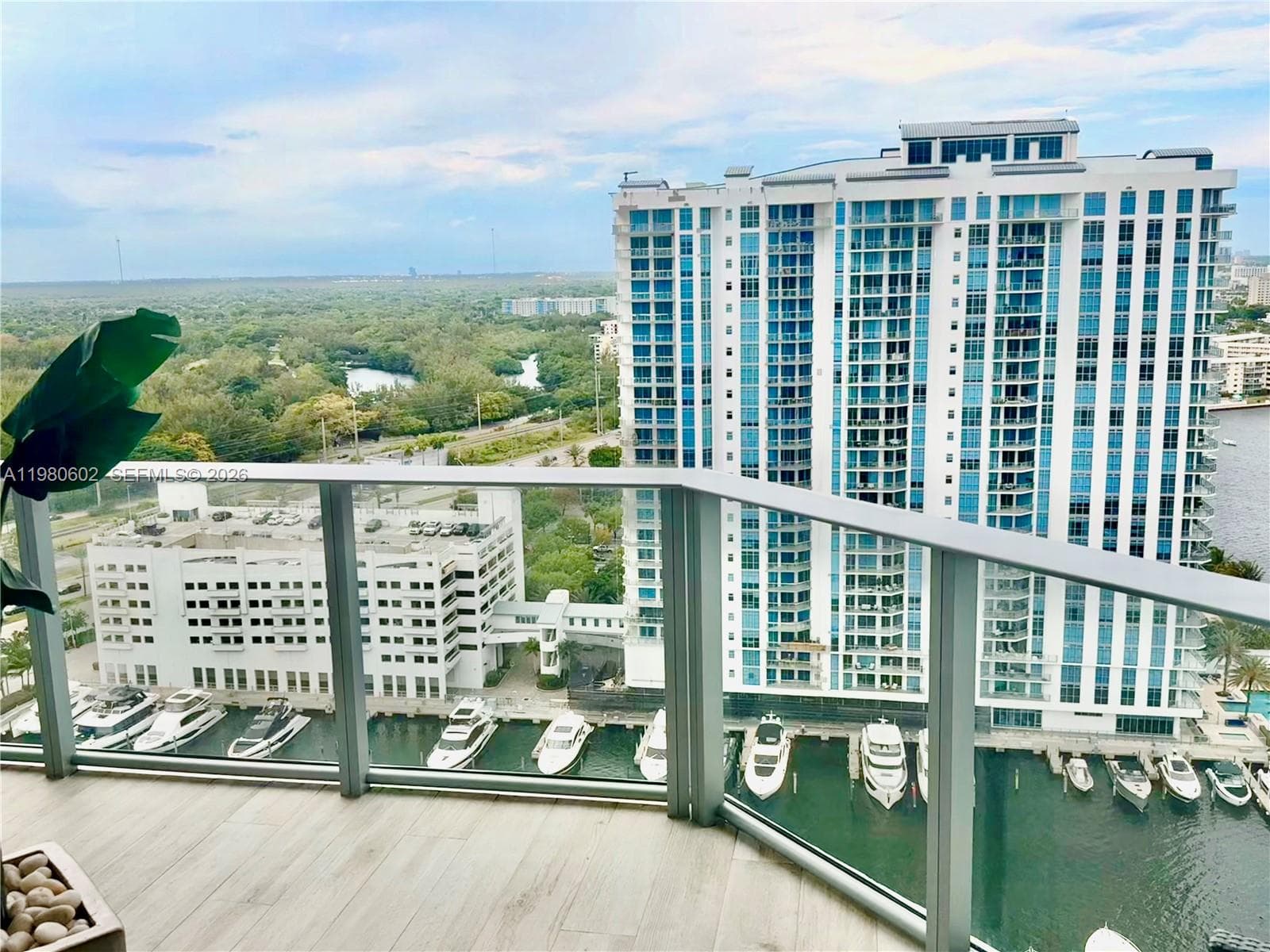 17111 Biscayne Blvd # 2305, North Miami Beach FL 33160 photo 4