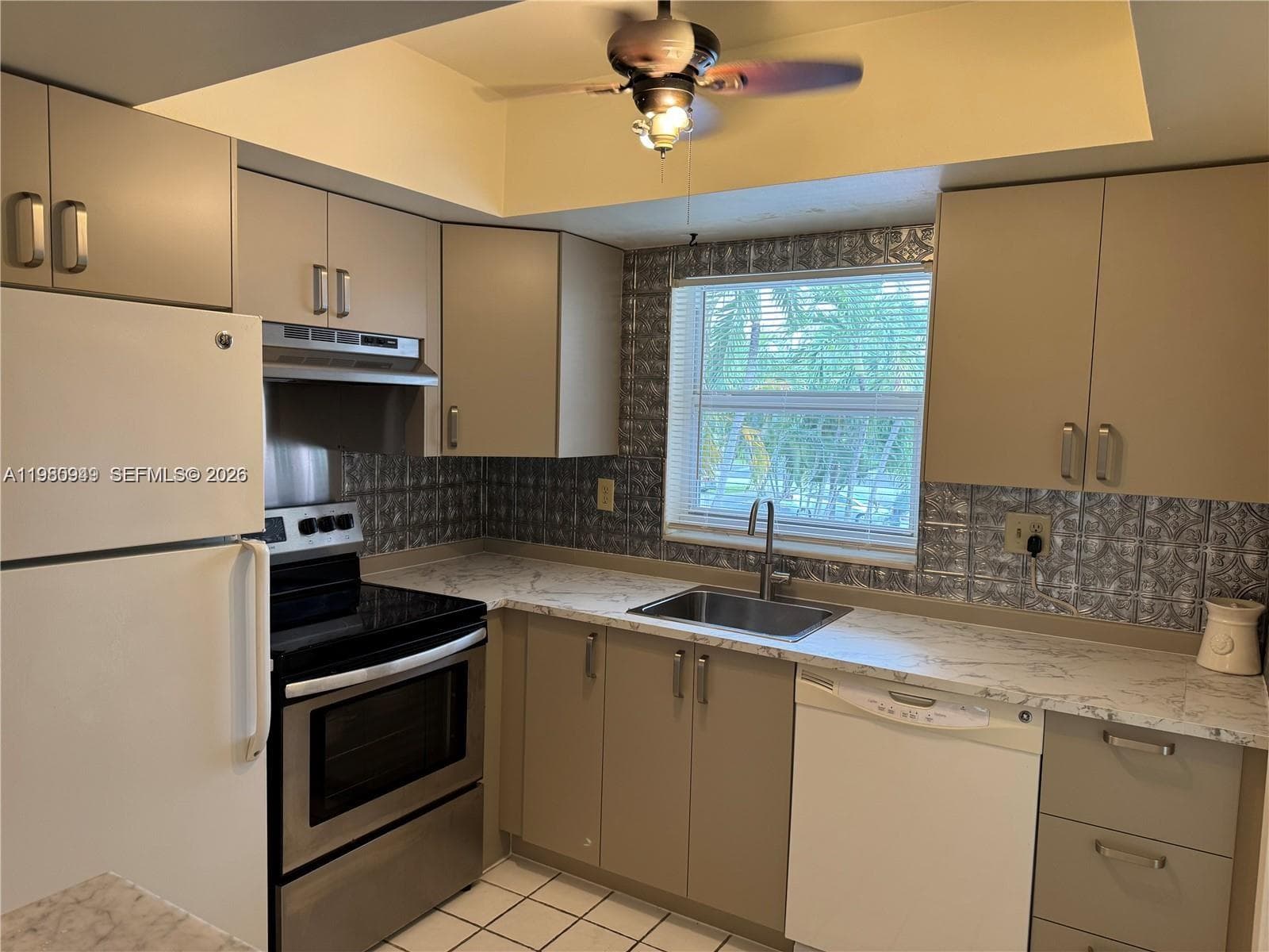 100 SE 6th Ave # 207, Pompano Beach FL 33060 photo 5