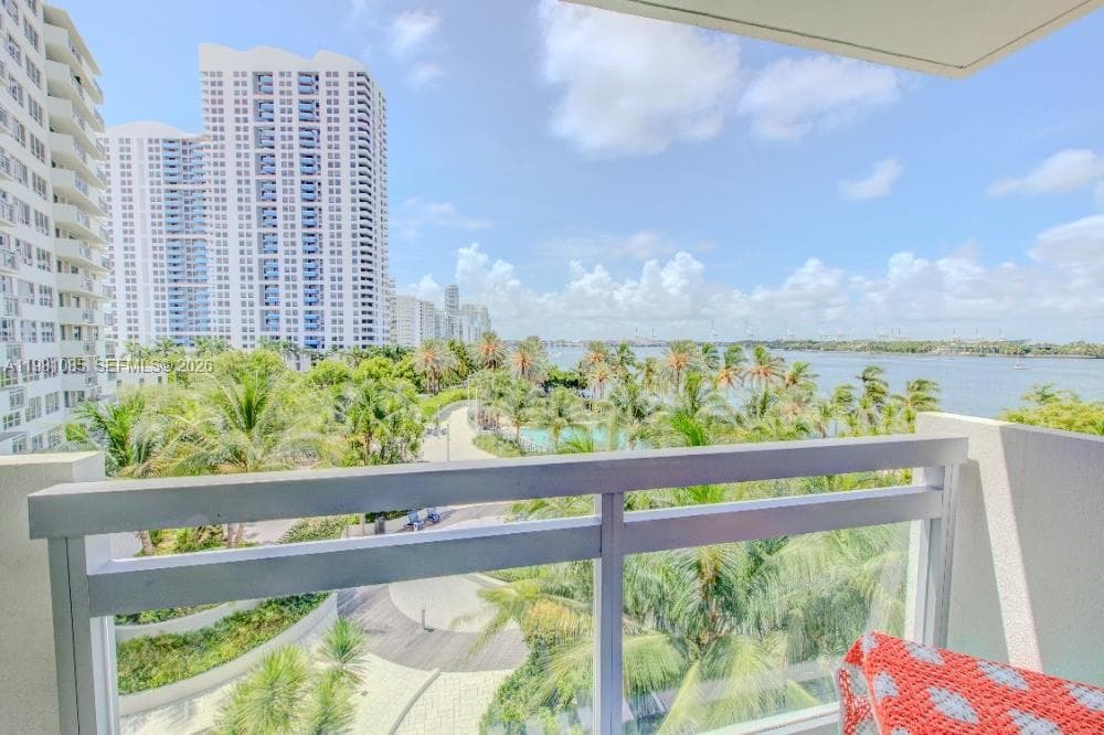 1500 Bay Rd # 528S, Miami Beach FL 33139