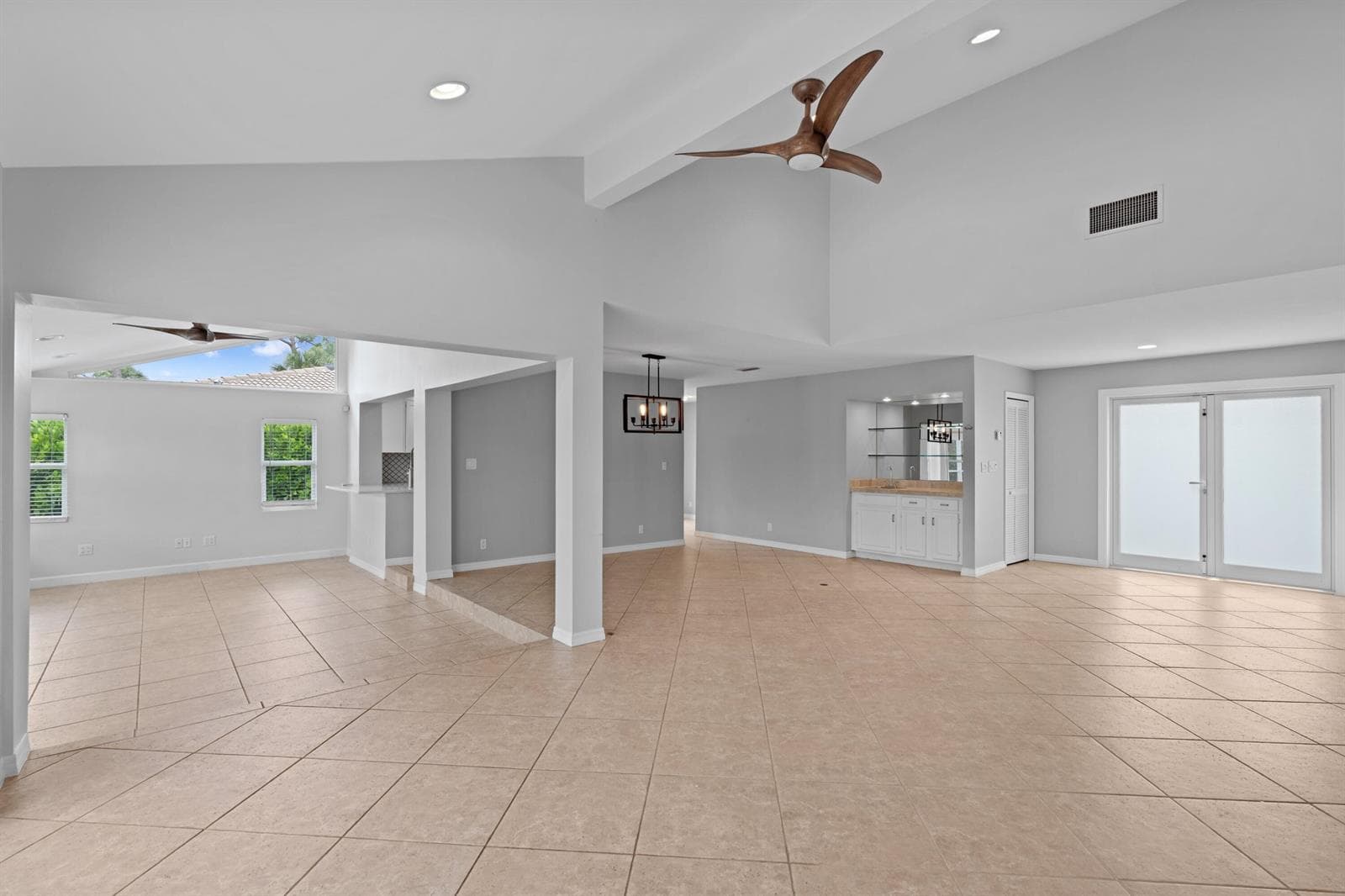 925 Foxpointe Circle, Delray Beach FL 33445 photo 5