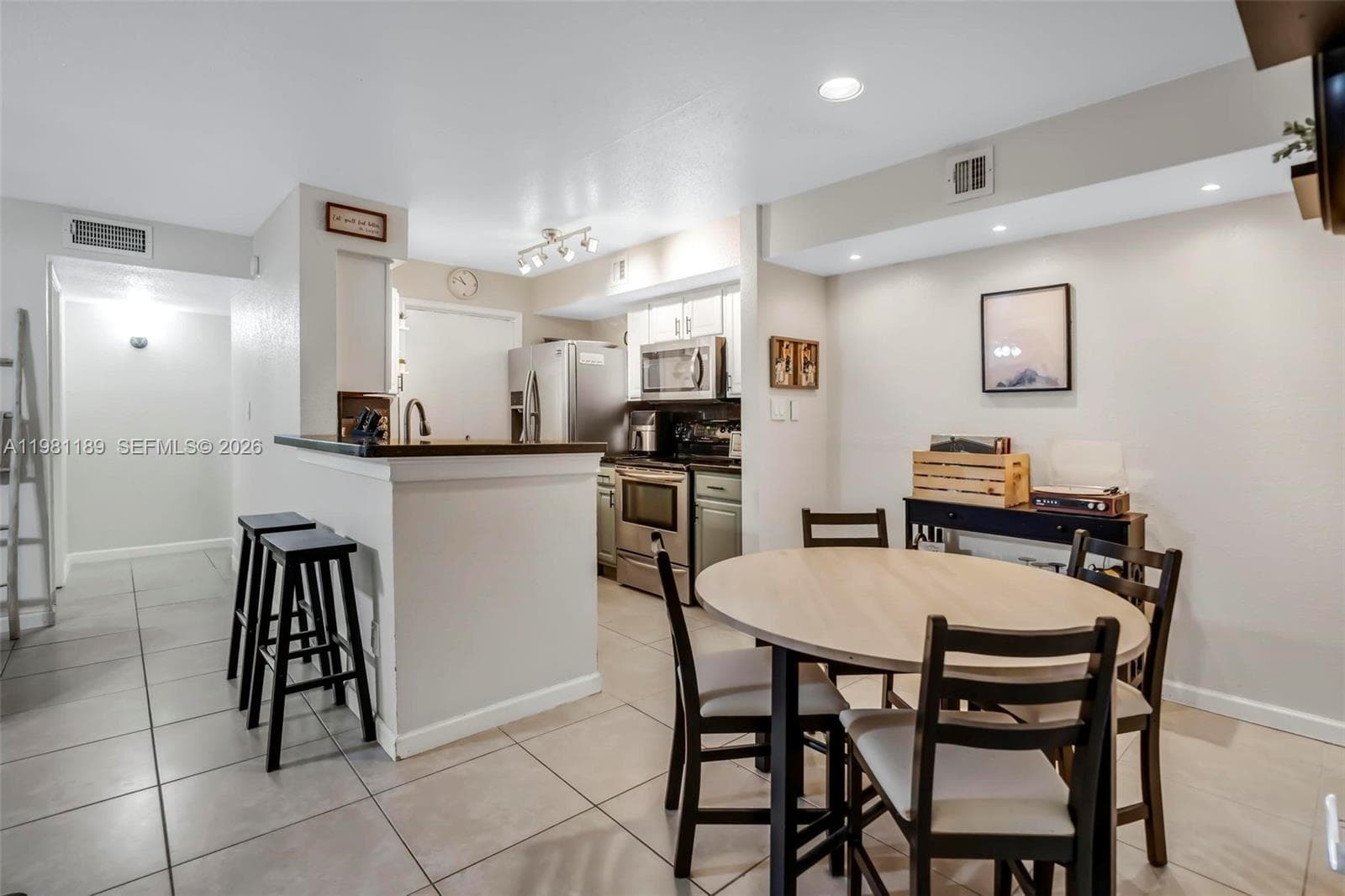 875 Riverside Dr # 712, Coral Springs FL 33071 photo 2