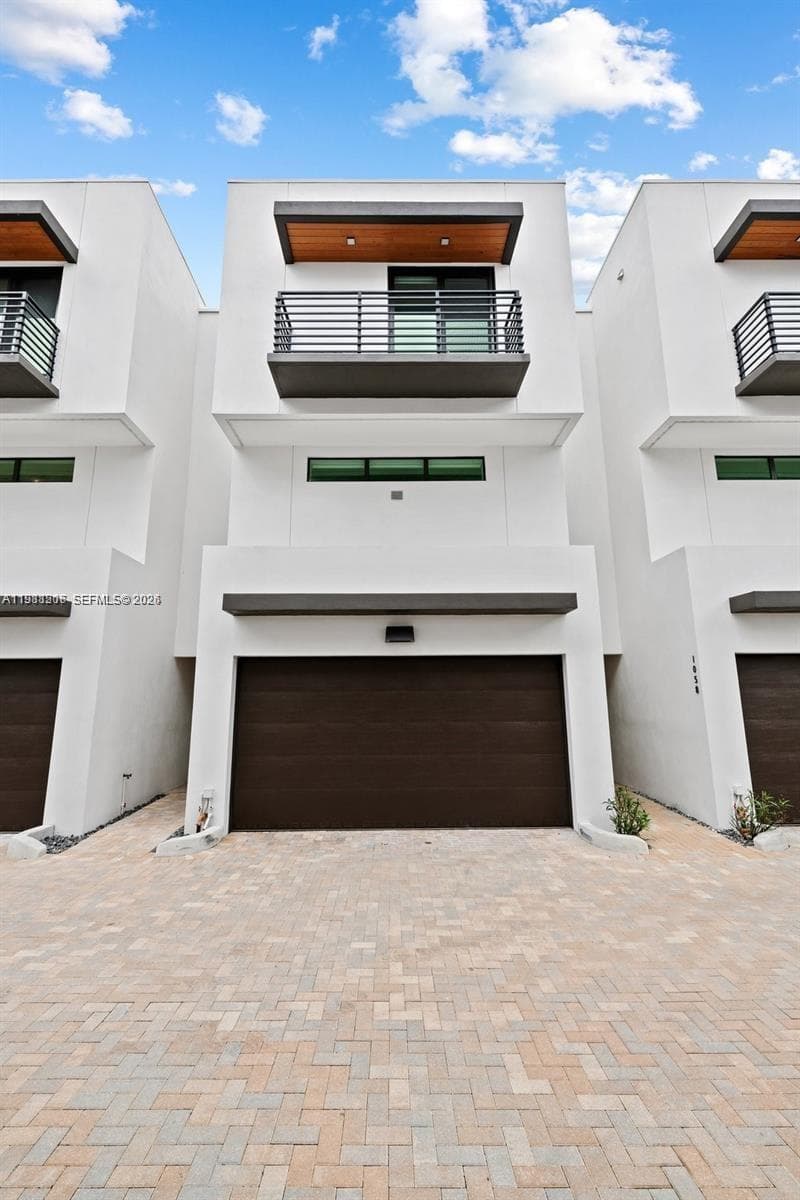 1056 N Victoria Park Rd, Fort Lauderdale FL 33304 photo 3