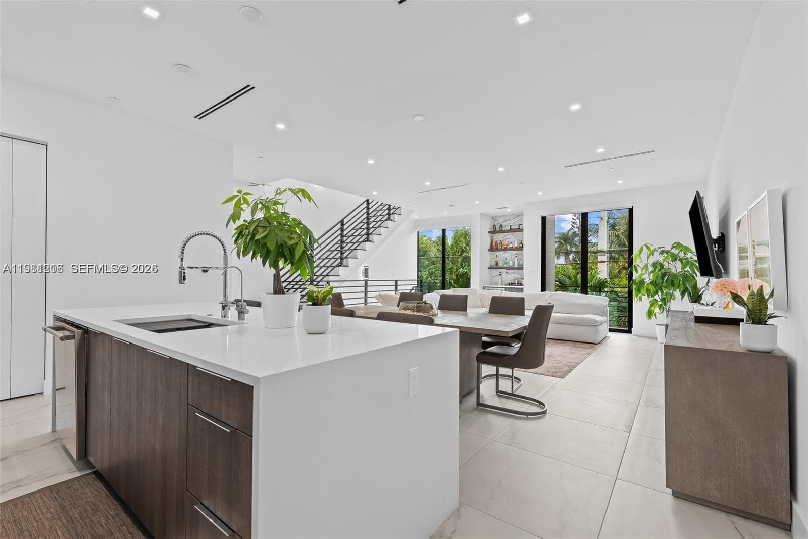1056 N Victoria Park Rd, Fort Lauderdale FL 33304 photo 4