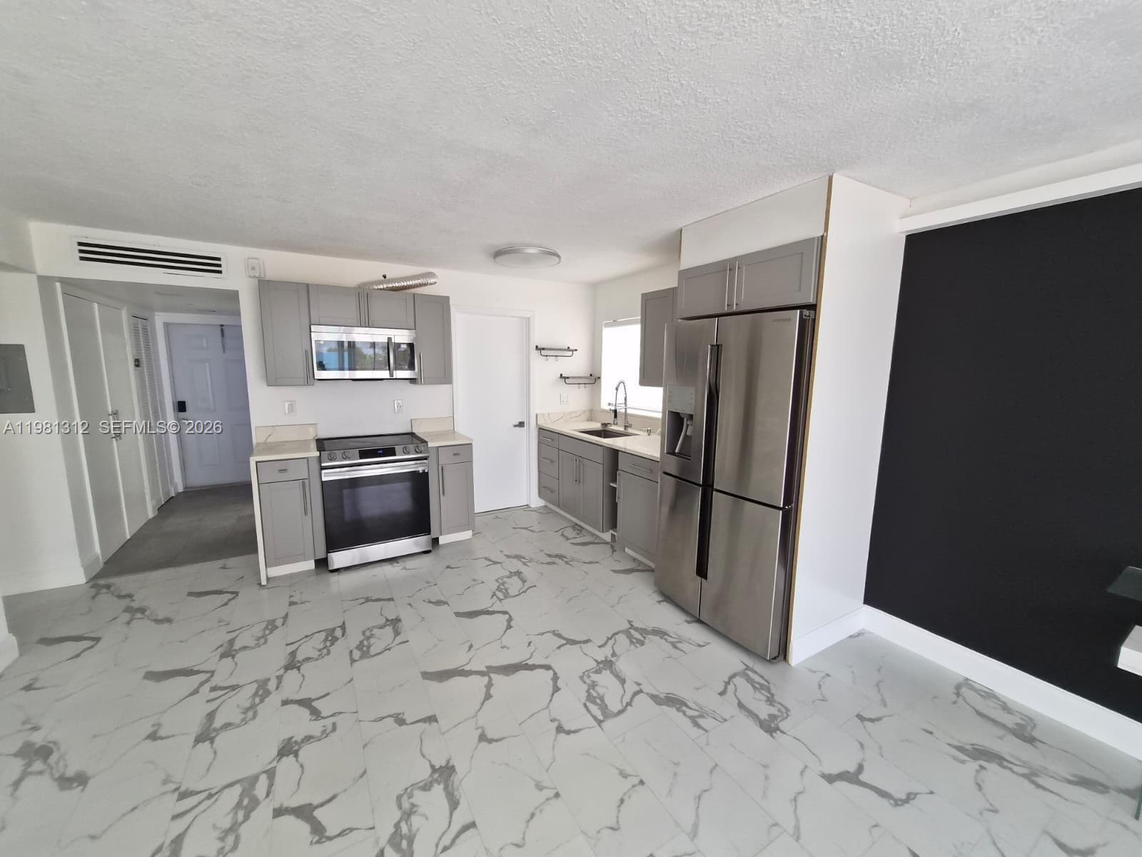 16410 Miami Dr # 304, North Miami Beach FL 33162