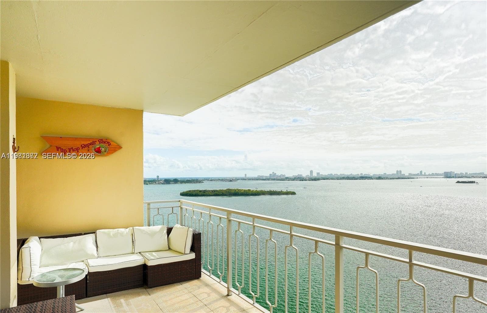 11111 Biscayne Blvd # 20E, Miami, FL 33181 photo 2