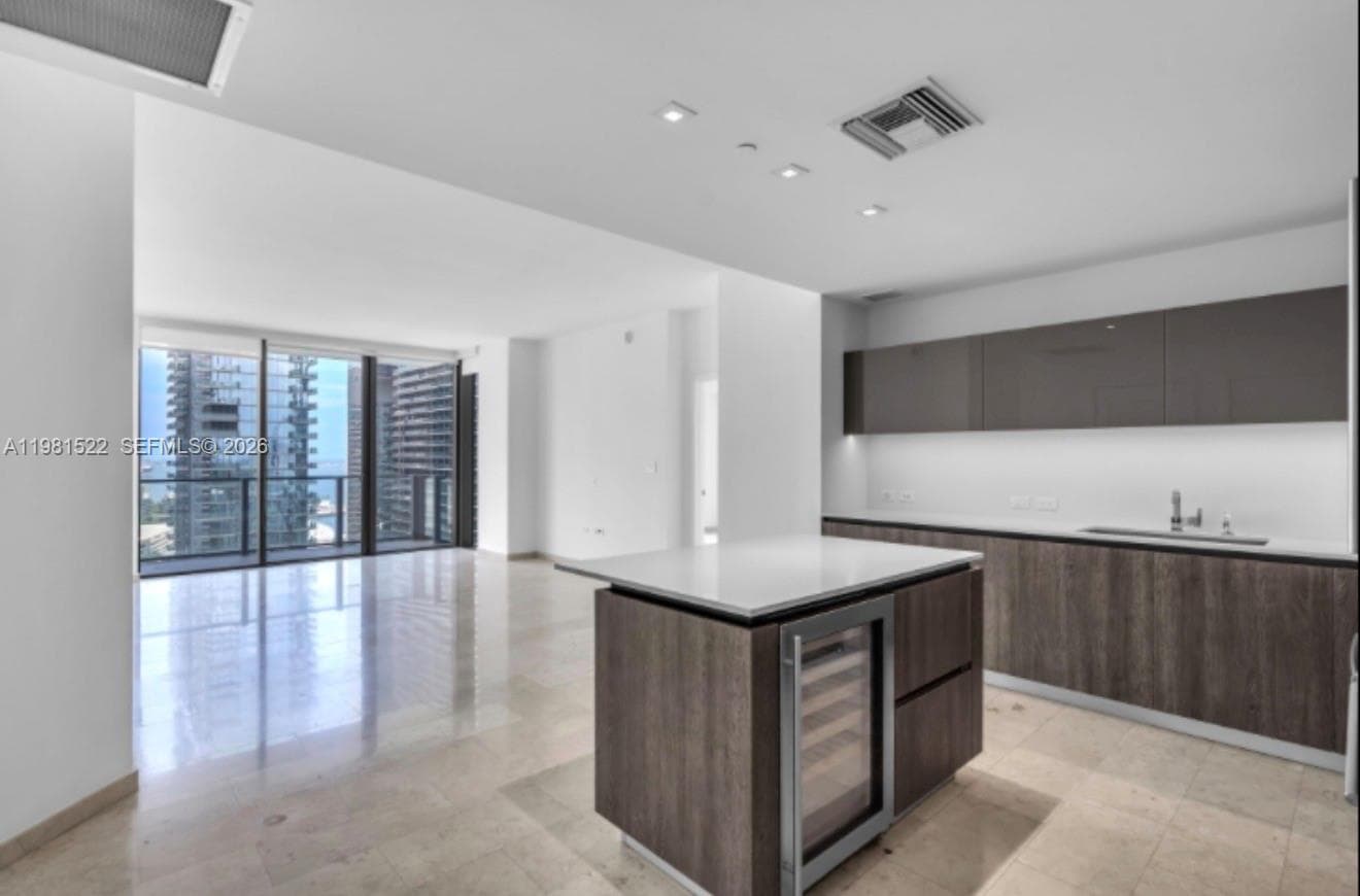 88 SW 7TH ST # 2005, Miami FL 33130 photo 2