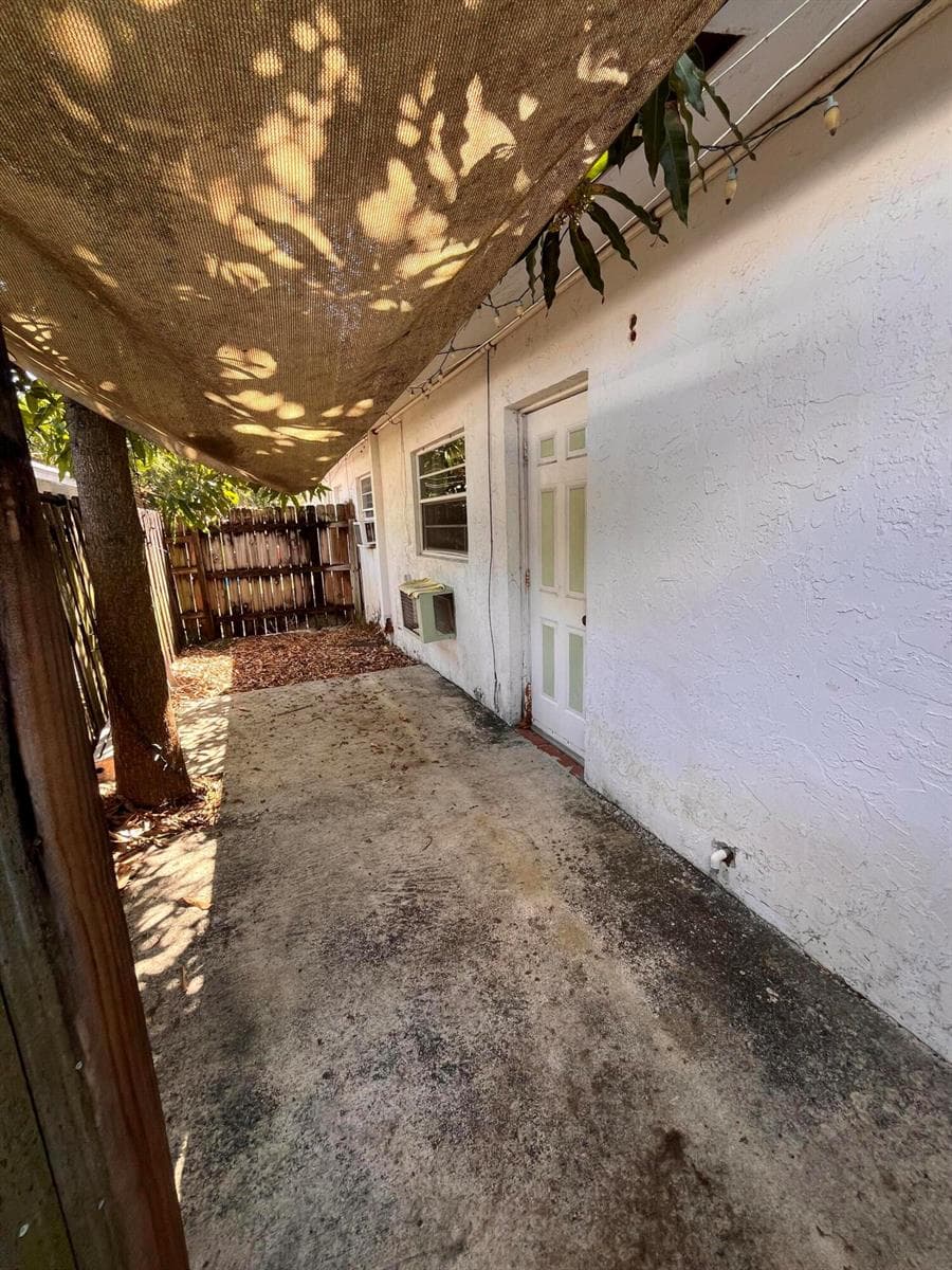 1304 NE 4th Street, Pompano Beach FL 33060 photo 3