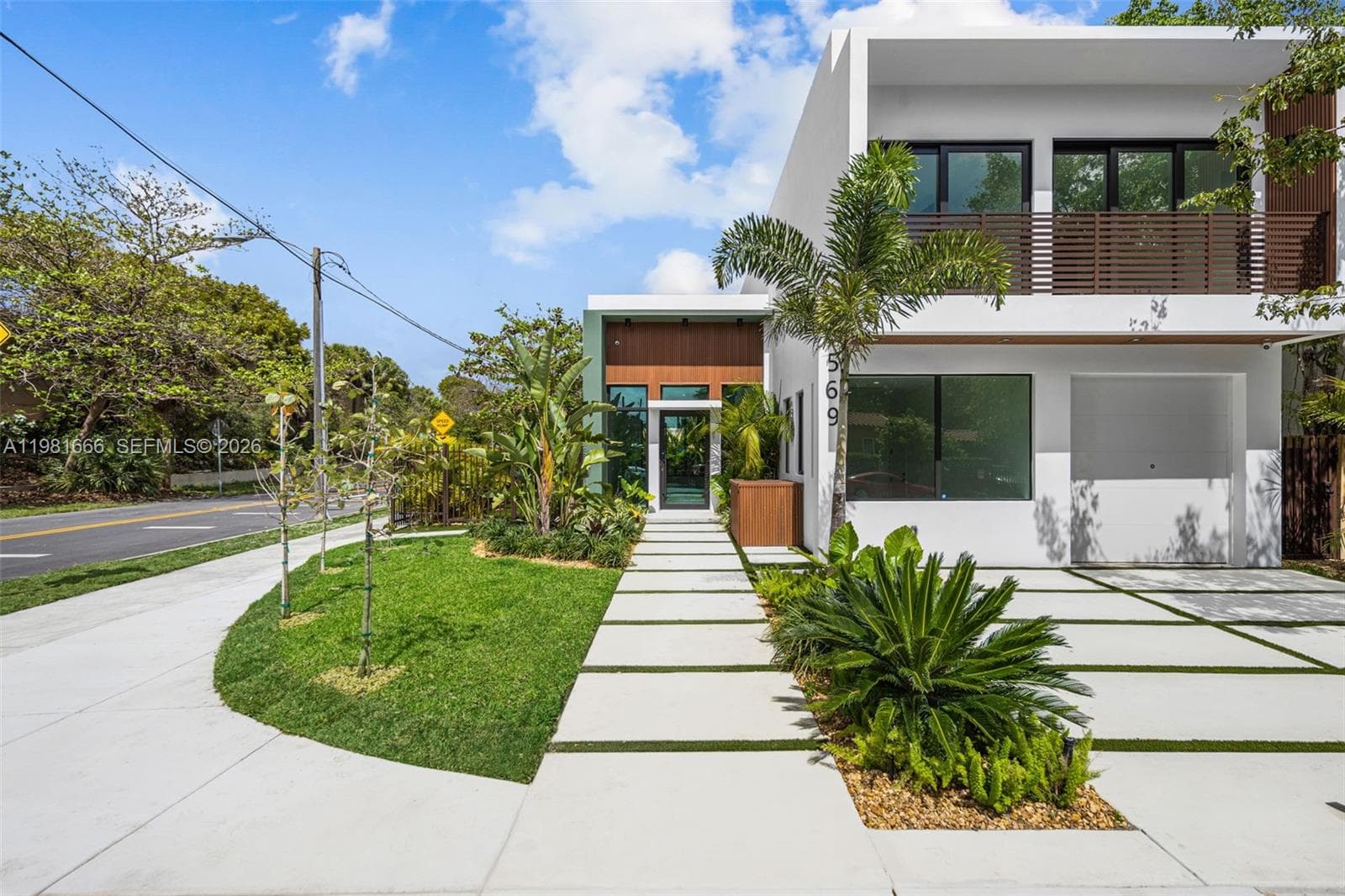 569 NW 44th St, Miami FL 33127 photo 2