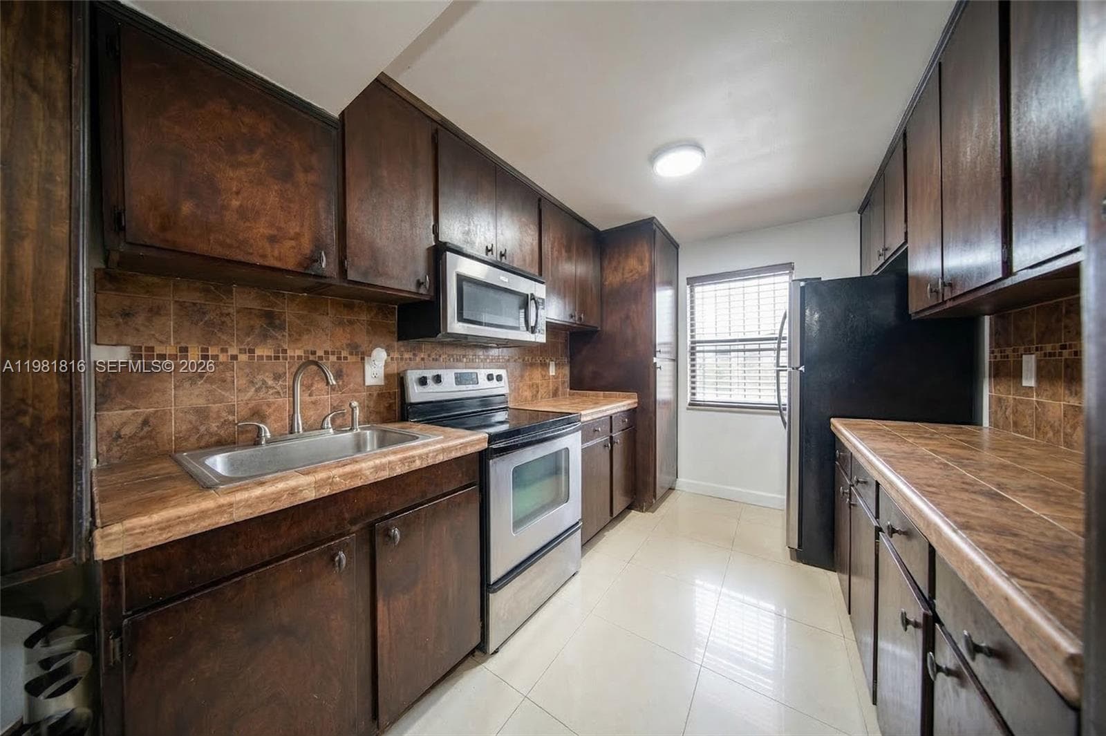 10710 NW 7th St # 11B, Miami FL 33172 photo 5