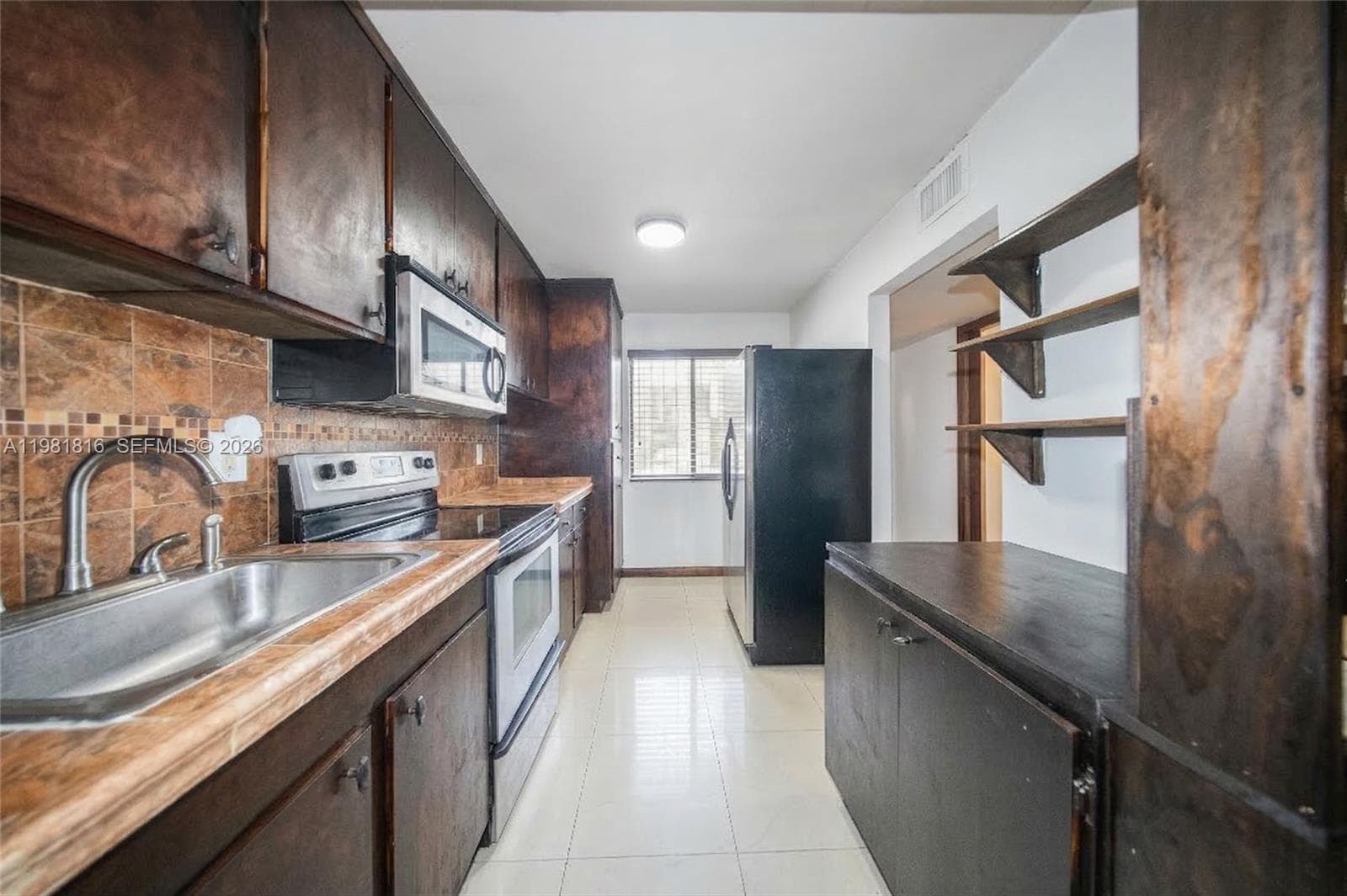 10710 NW 7th St # 11B, Miami FL 33172 photo 4