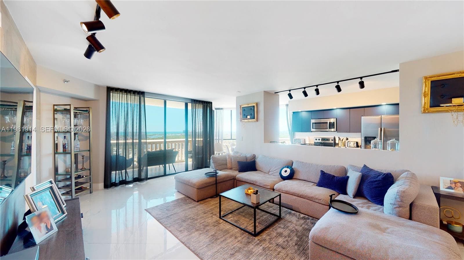 1000 W Island Blvd # 2903, Aventura FL 33160 photo 3