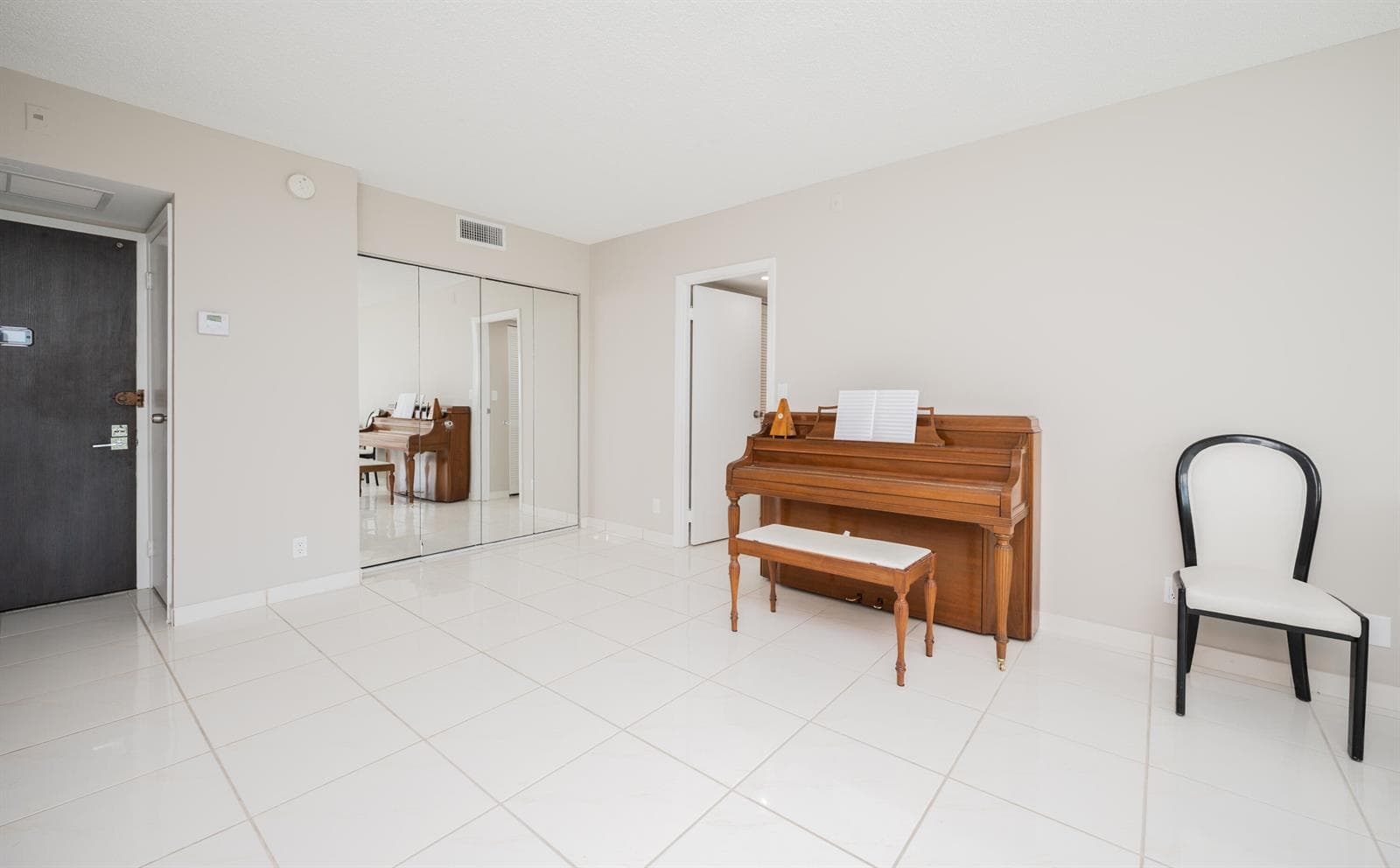 20335 W Country Club Drive # 1704, Aventura FL 33180 photo 2