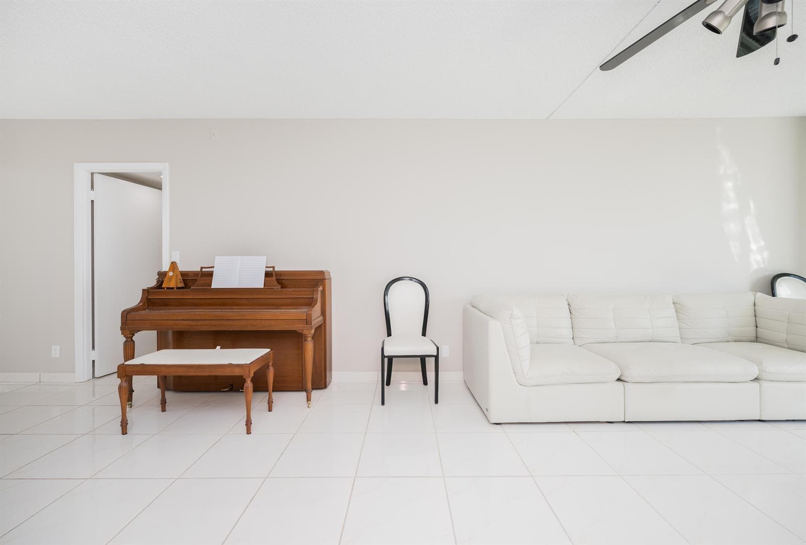 20335 W Country Club Drive # 1704, Aventura FL 33180 photo 4