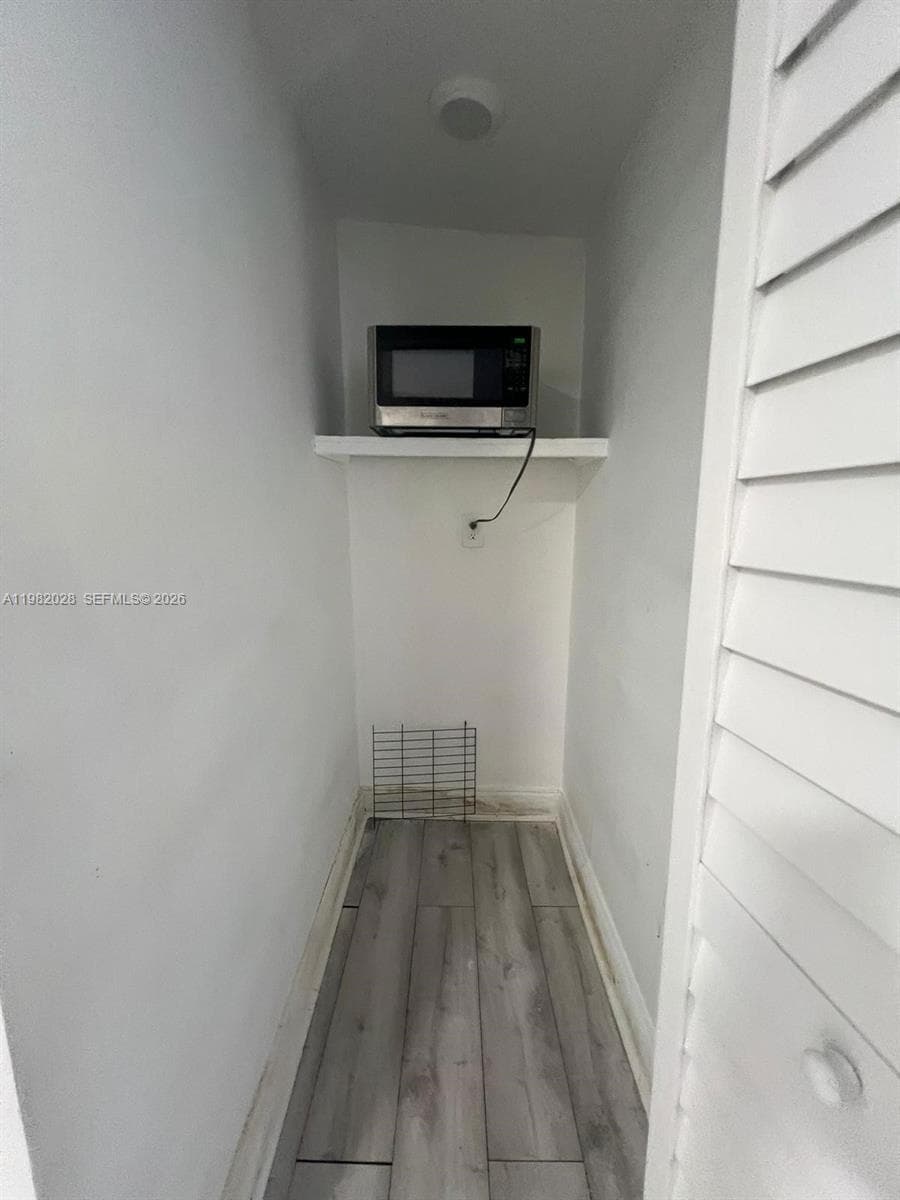 1053 NE 149th St, Miami FL 33161 photo 2