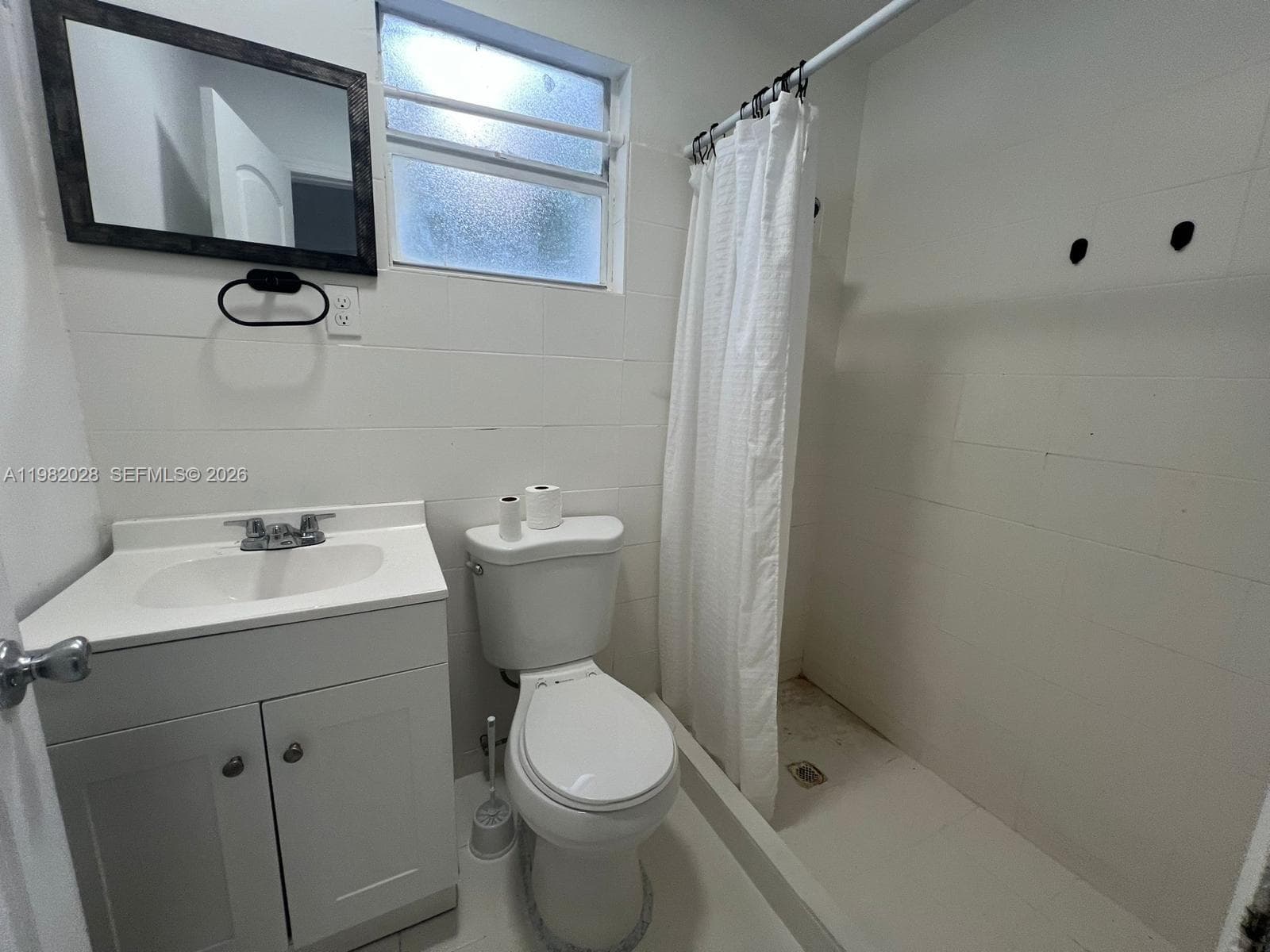 1053 NE 149th St, Miami FL 33161 photo 4