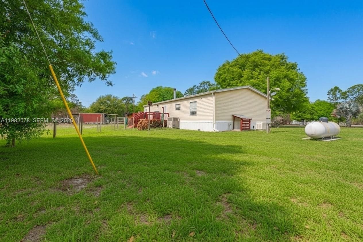 1700 Tampa Ave, Clewiston FL 33440 photo 2