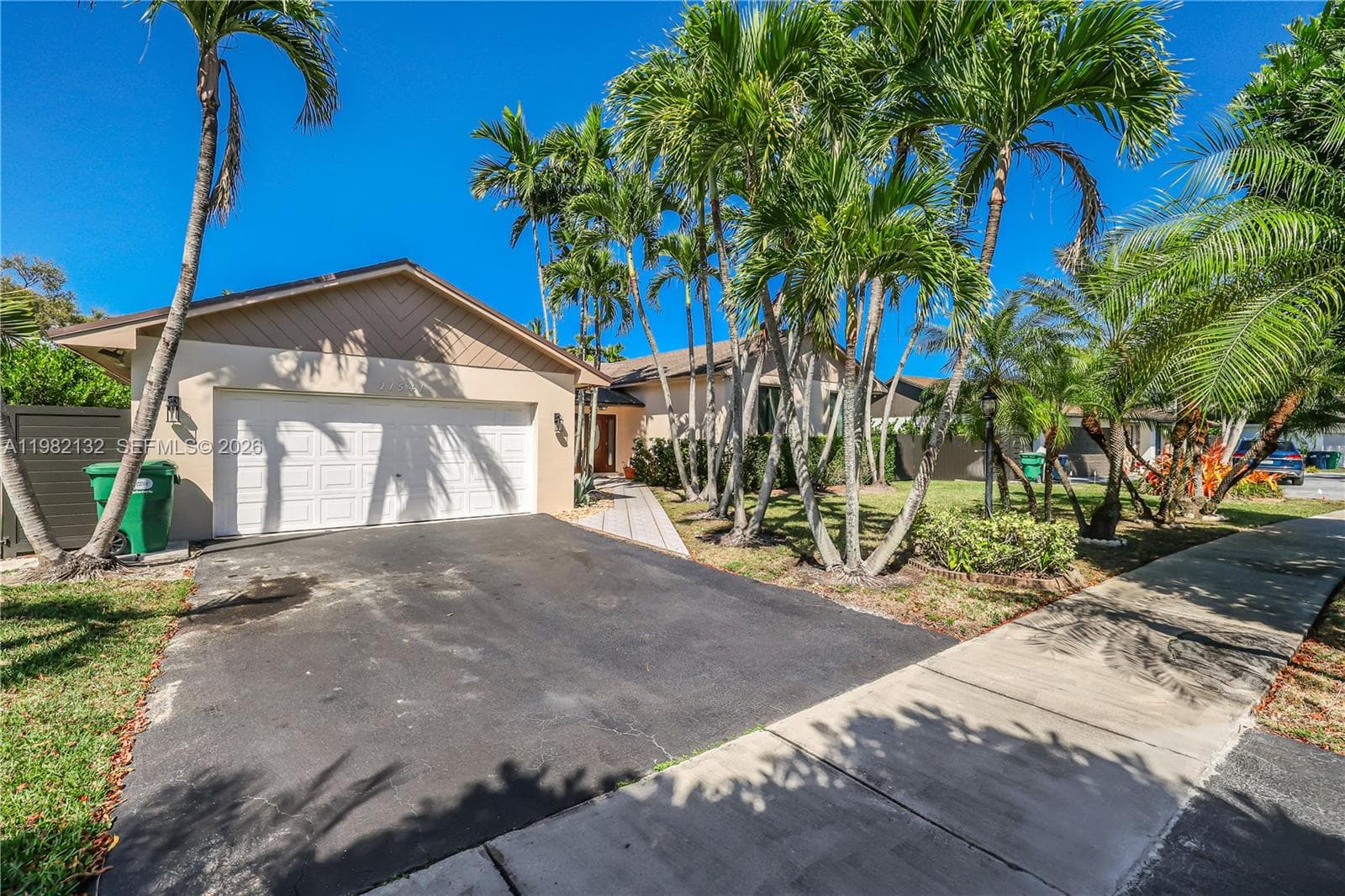 11541 SW 100th St, Miami FL 33176 photo 2