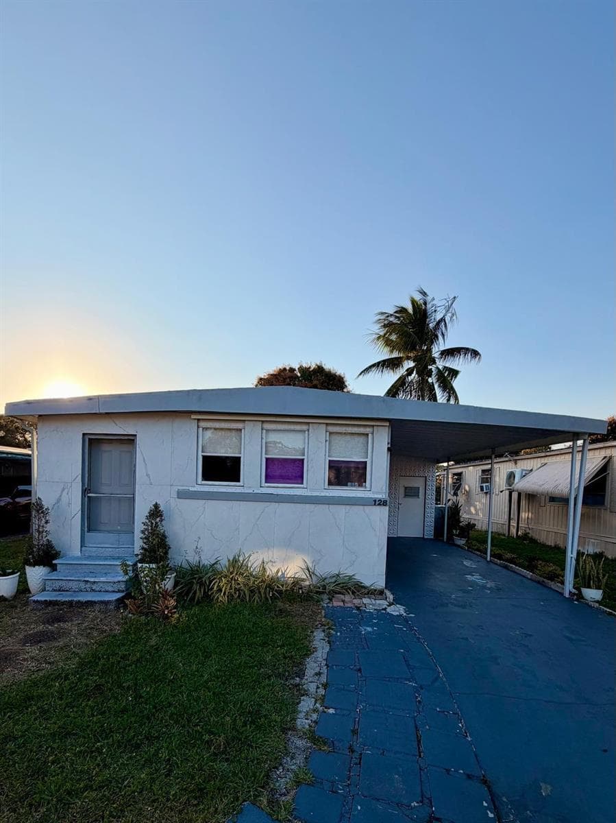 128 Havenwood Drive, Pompano Beach FL 33064 photo 2