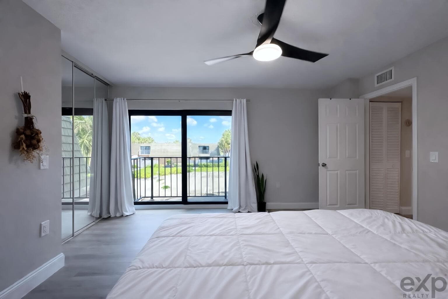 1008 10th Way, West Palm Beach FL 33407 photo 4