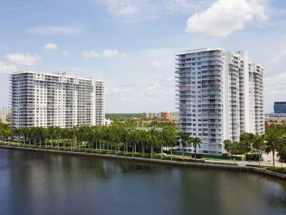 2851 NE 183rd St # 212E, Aventura FL 33160