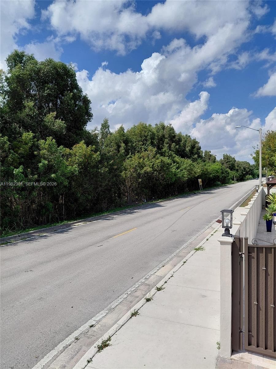 168xx 45th st, Miami FL 33185 photo 4